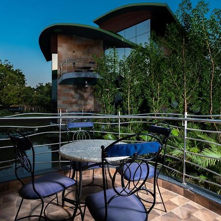 Neonz Resort And Club Sojitra Exterior photo