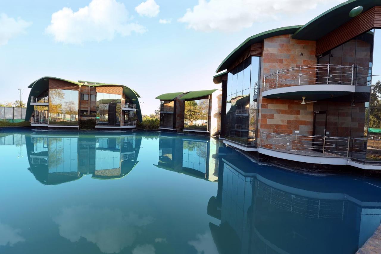 Neonz Resort And Club Sojitra Exterior photo