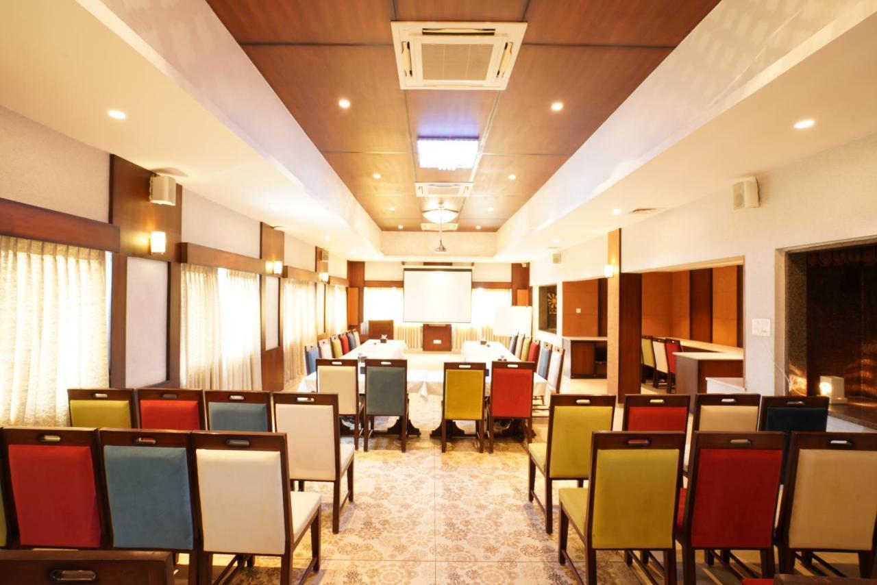 Neonz Resort And Club Sojitra Exterior photo