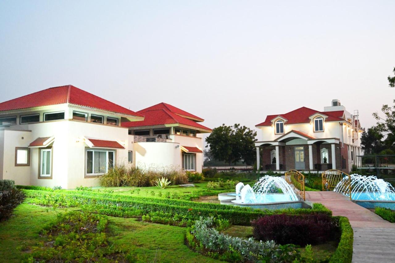 Neonz Resort And Club Sojitra Exterior photo
